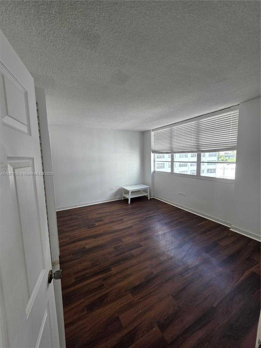 Small Image of 905 BRICKELL BAY DR #1522, Miami Number 13