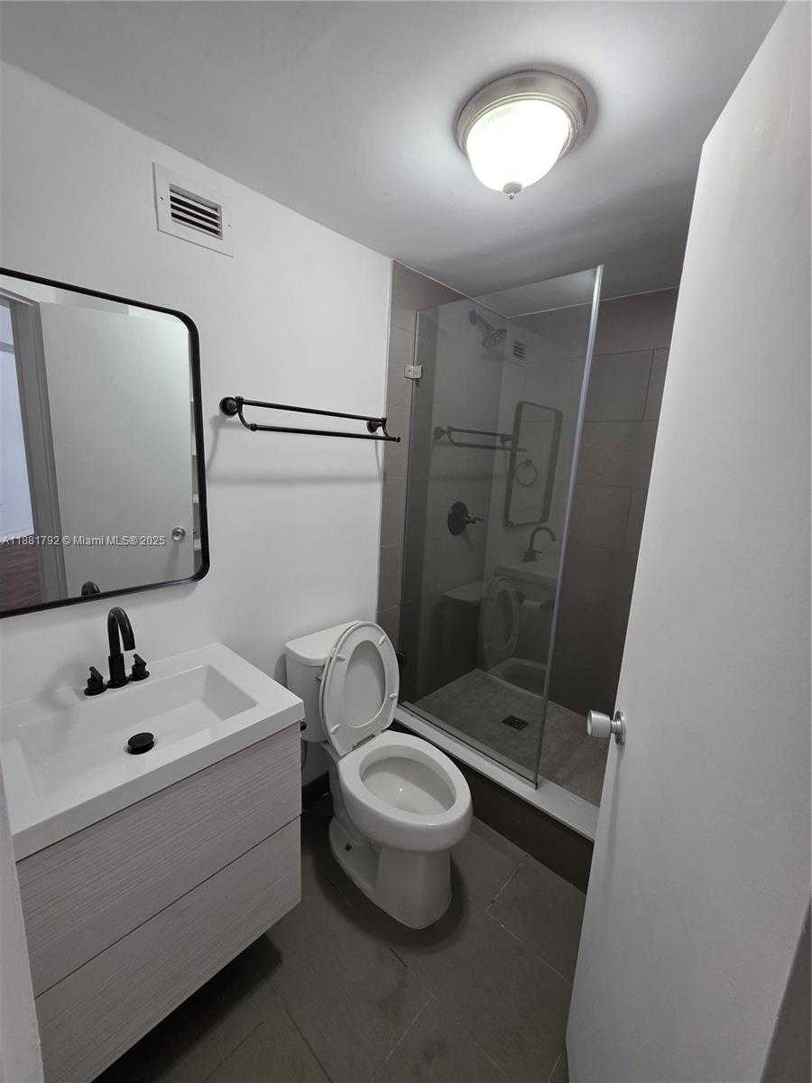 Small Image of 905 BRICKELL BAY DR #1522, Miami Number 20