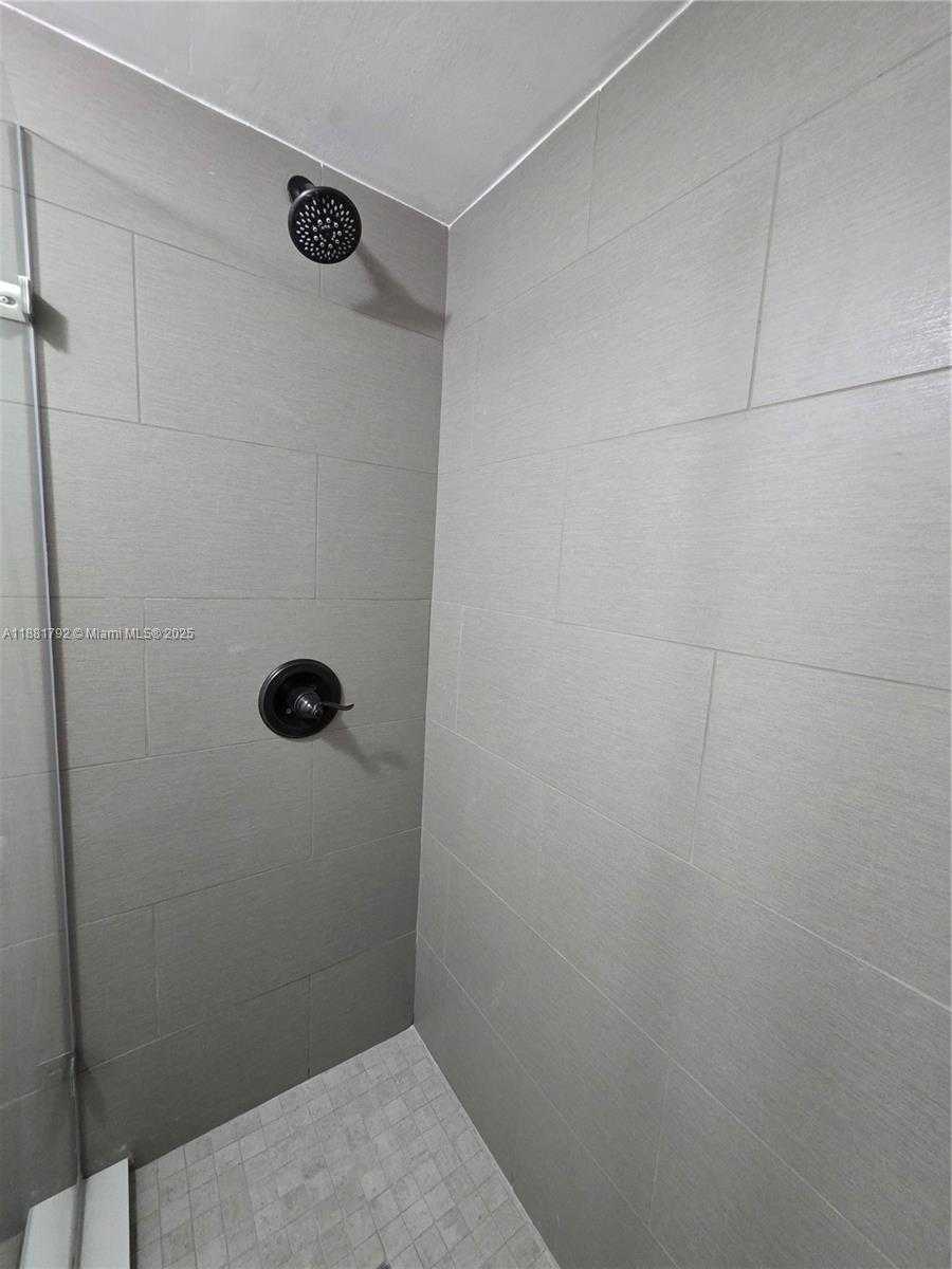 Small Image of 905 BRICKELL BAY DR #1522, Miami Number 21
