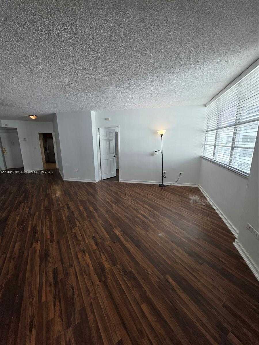 Small Image of 905 BRICKELL BAY DR #1522, Miami Number 5