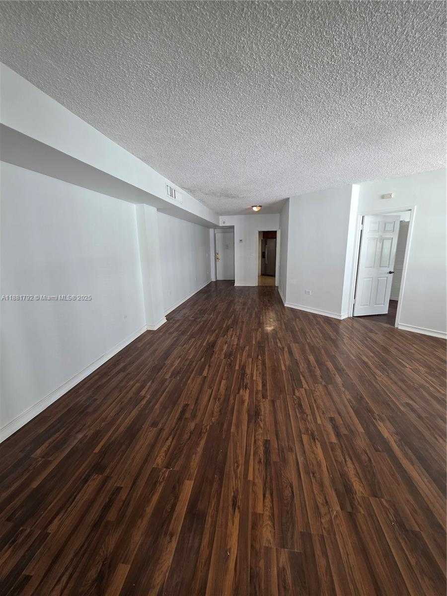Small Image of 905 BRICKELL BAY DR #1522, Miami Number 6