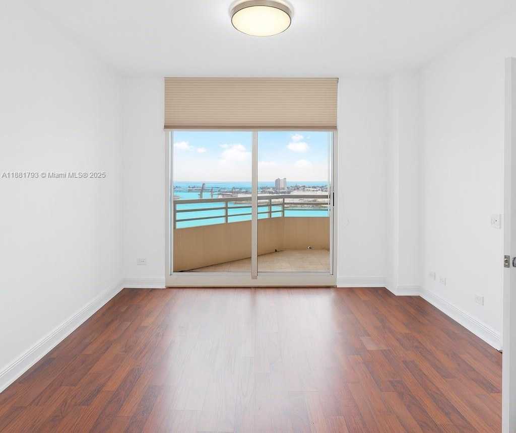 Small Image of 888 BRICKELL KEY #2510, Miami Number 13