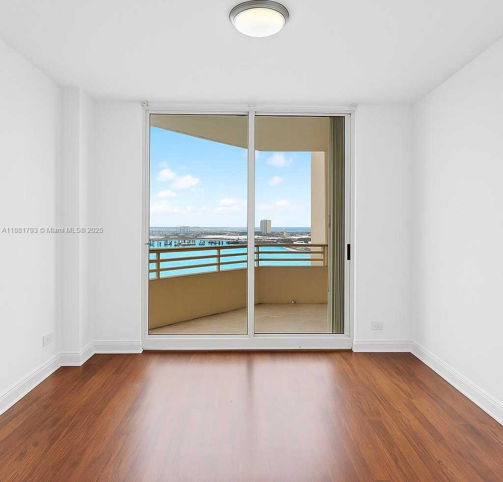 Small Image of 888 BRICKELL KEY #2510, Miami Number 17