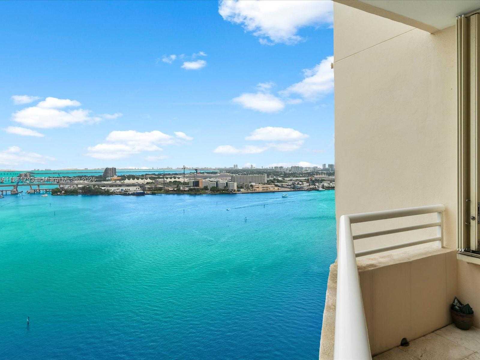 Small Image of 888 BRICKELL KEY #2510, Miami Number 5