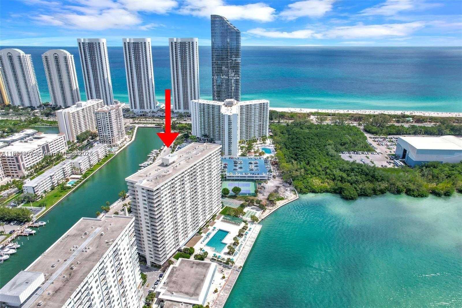 Small Image of 300 BAYVIEW DR #1711, Sunny Isles Beach Number 2