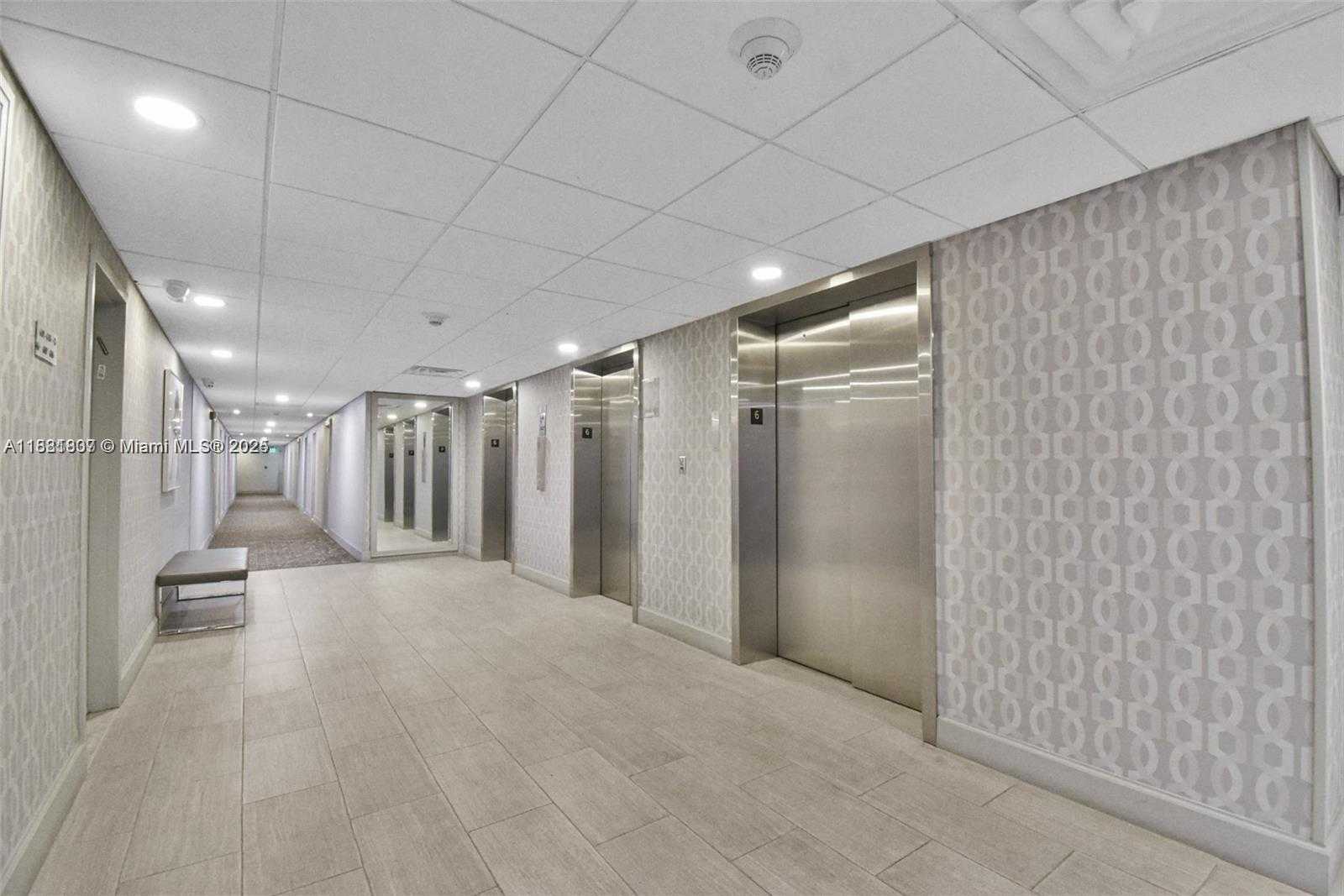 Small Image of 300 BAYVIEW DR #1711, Sunny Isles Beach Number 20