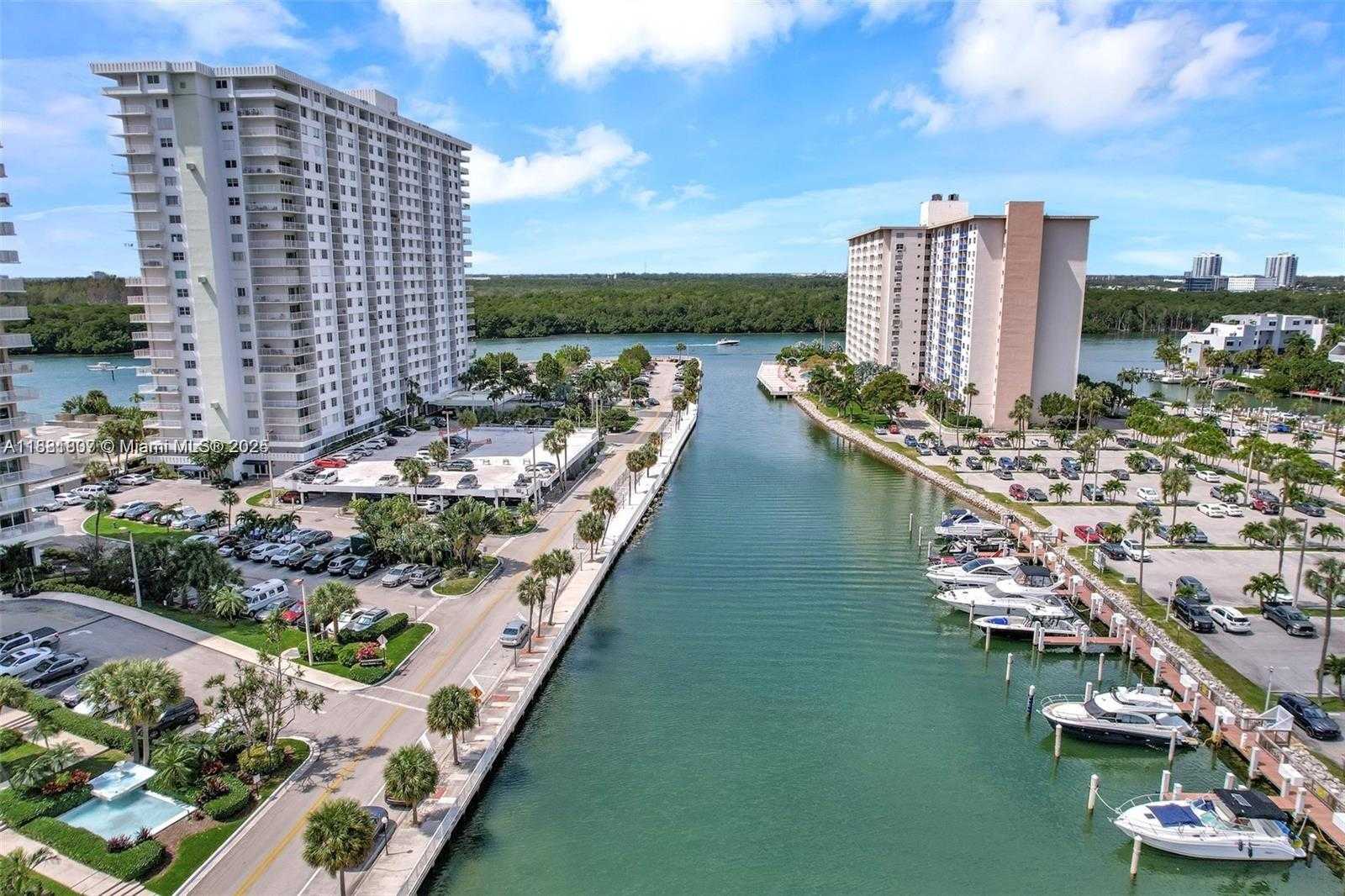 Small Image of 300 BAYVIEW DR #1711, Sunny Isles Beach Number 22