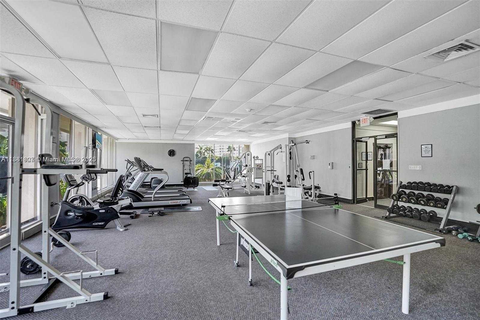 Small Image of 300 BAYVIEW DR #1711, Sunny Isles Beach Number 35