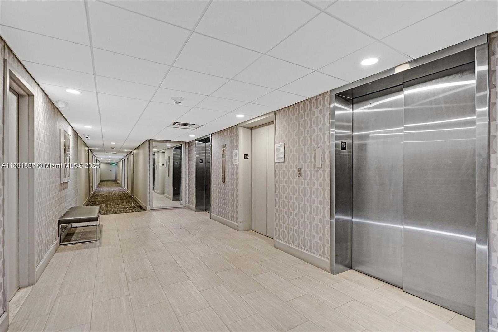 Small Image of 300 BAYVIEW DR #1711, Sunny Isles Beach Number 37