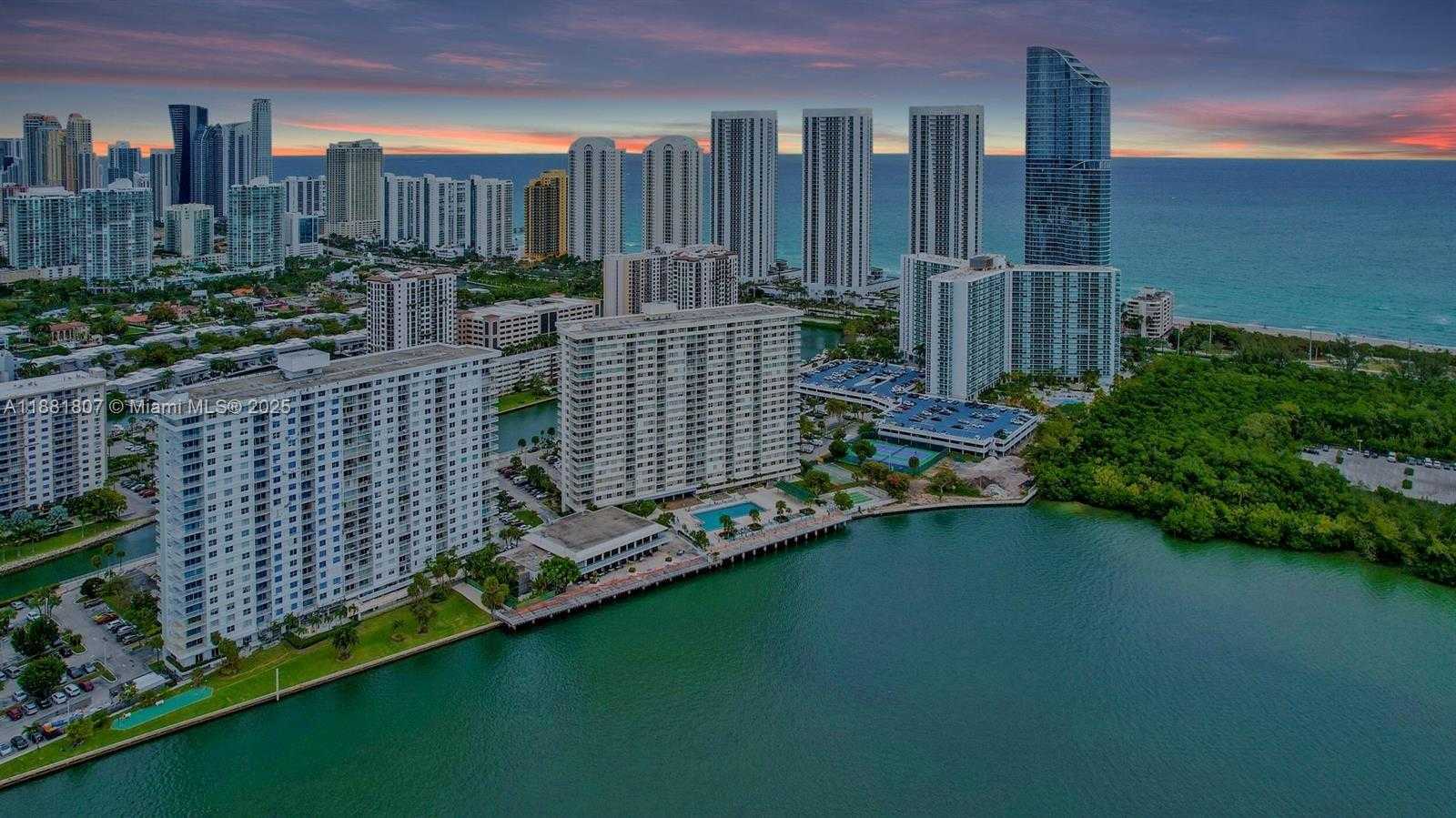 Small Image of 300 BAYVIEW DR #1711, Sunny Isles Beach Number 43