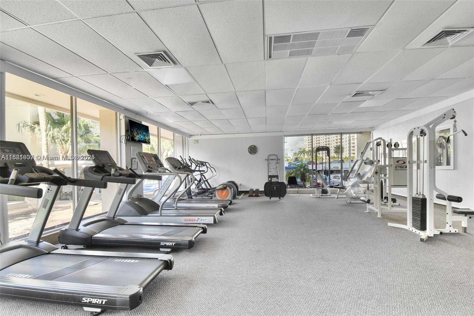 Small Image of 300 BAYVIEW DR #1711, Sunny Isles Beach Number 50