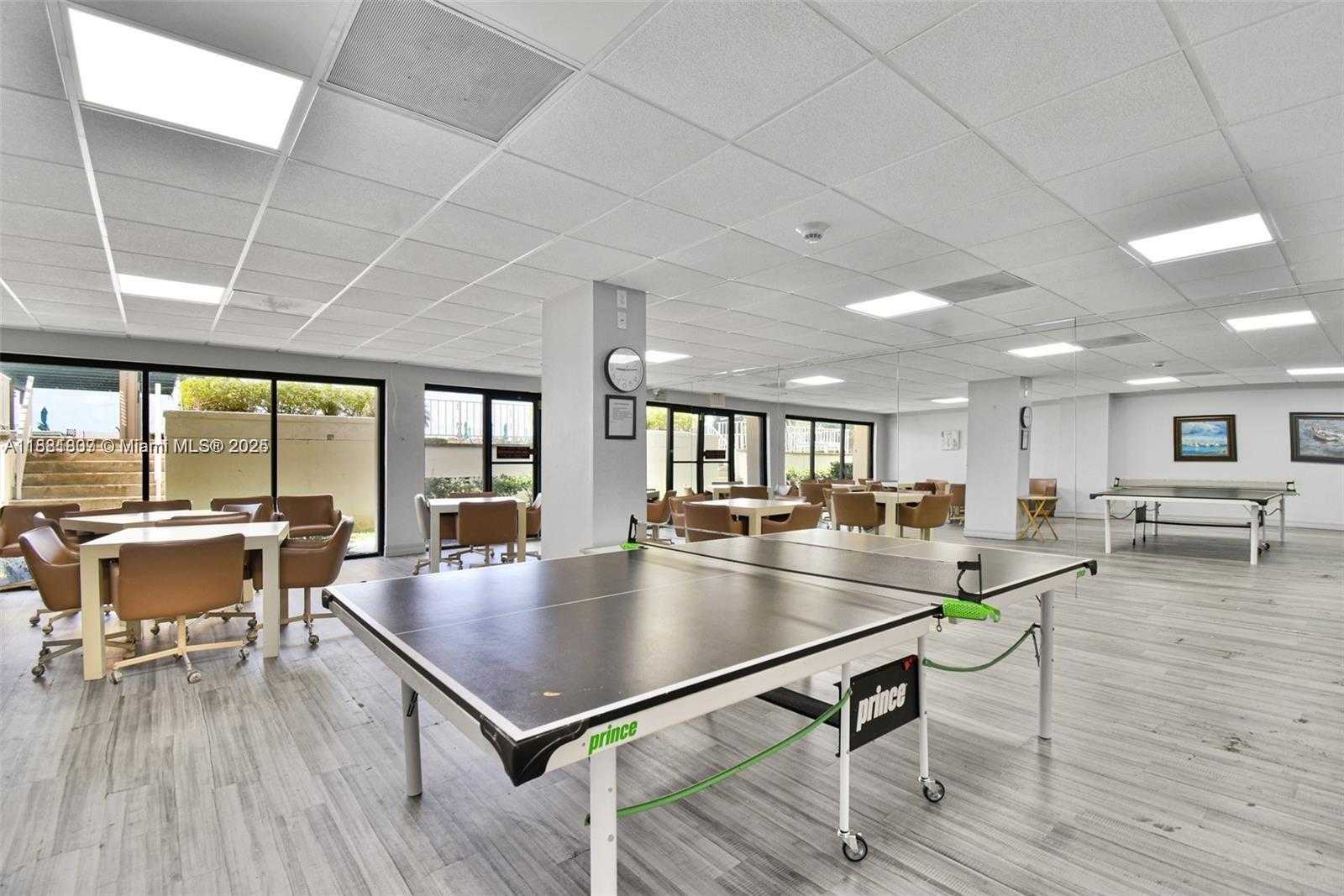 Small Image of 300 BAYVIEW DR #1711, Sunny Isles Beach Number 54