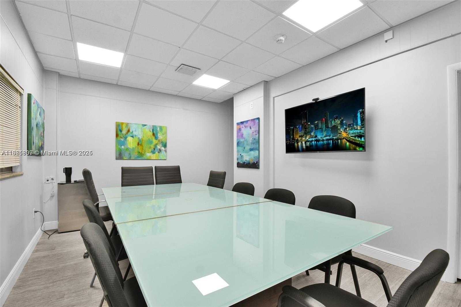 Small Image of 300 BAYVIEW DR #1711, Sunny Isles Beach Number 57