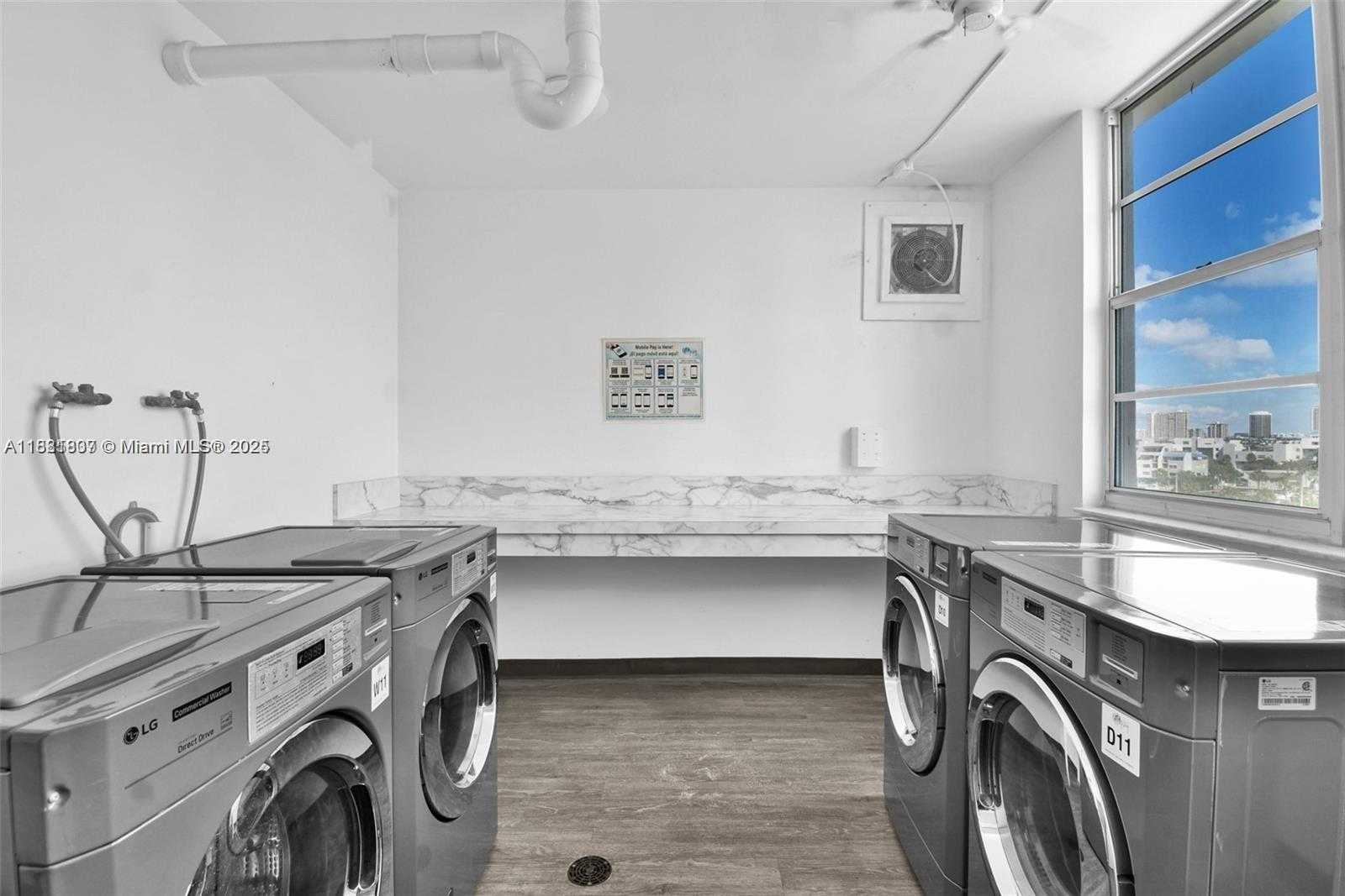 Small Image of 300 BAYVIEW DR #1711, Sunny Isles Beach Number 58