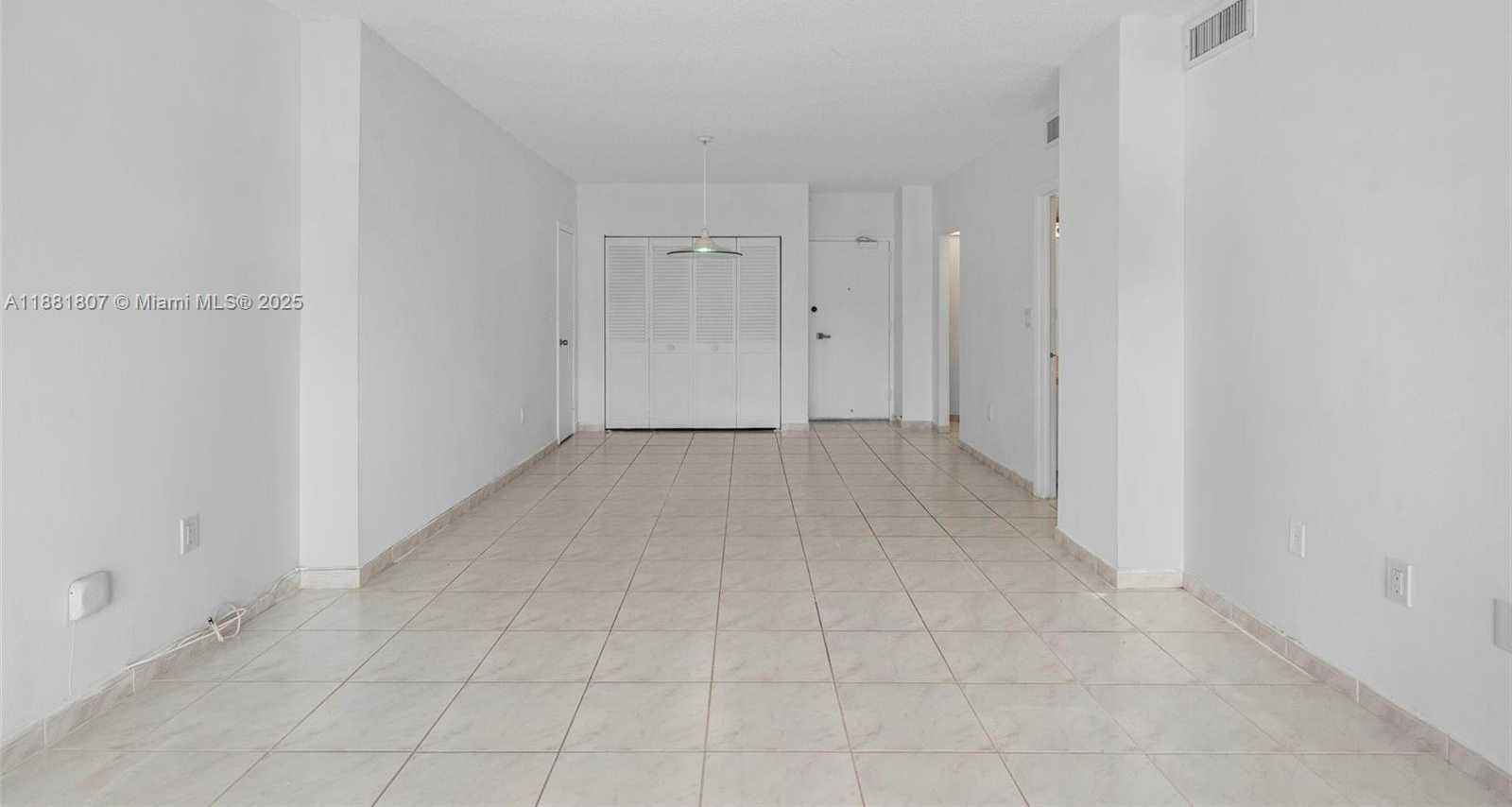 Small Image of 300 BAYVIEW DR #1711, Sunny Isles Beach Number 9