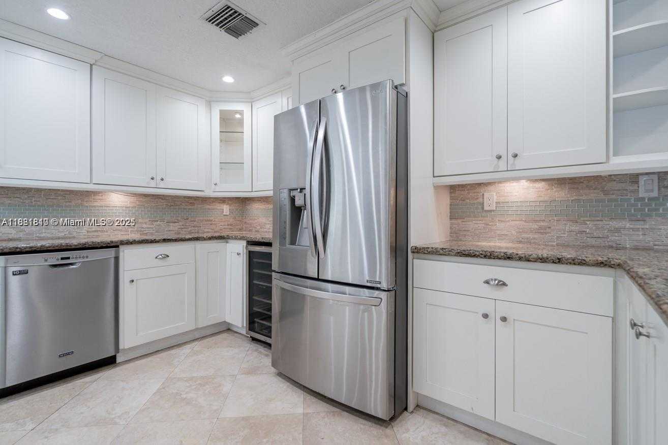 Small Image of 1365 SOUTH WEST 18TH ST, Miami Number 16
