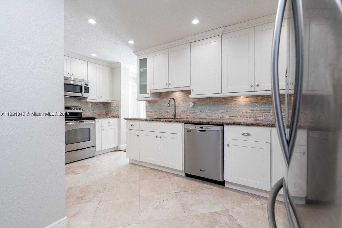 Small Image of 1365 SOUTH WEST 18TH ST, Miami Number 17