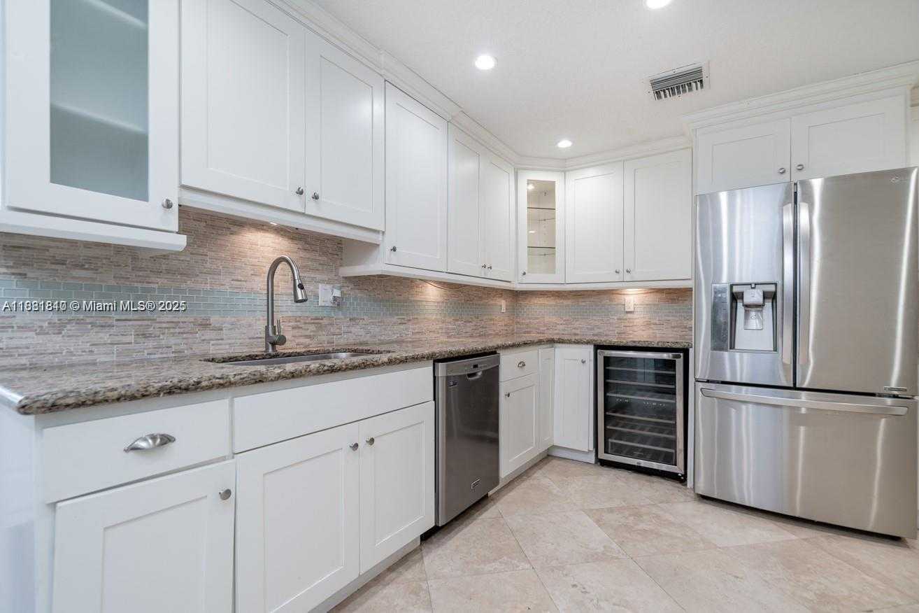 Small Image of 1365 SOUTH WEST 18TH ST, Miami Number 19