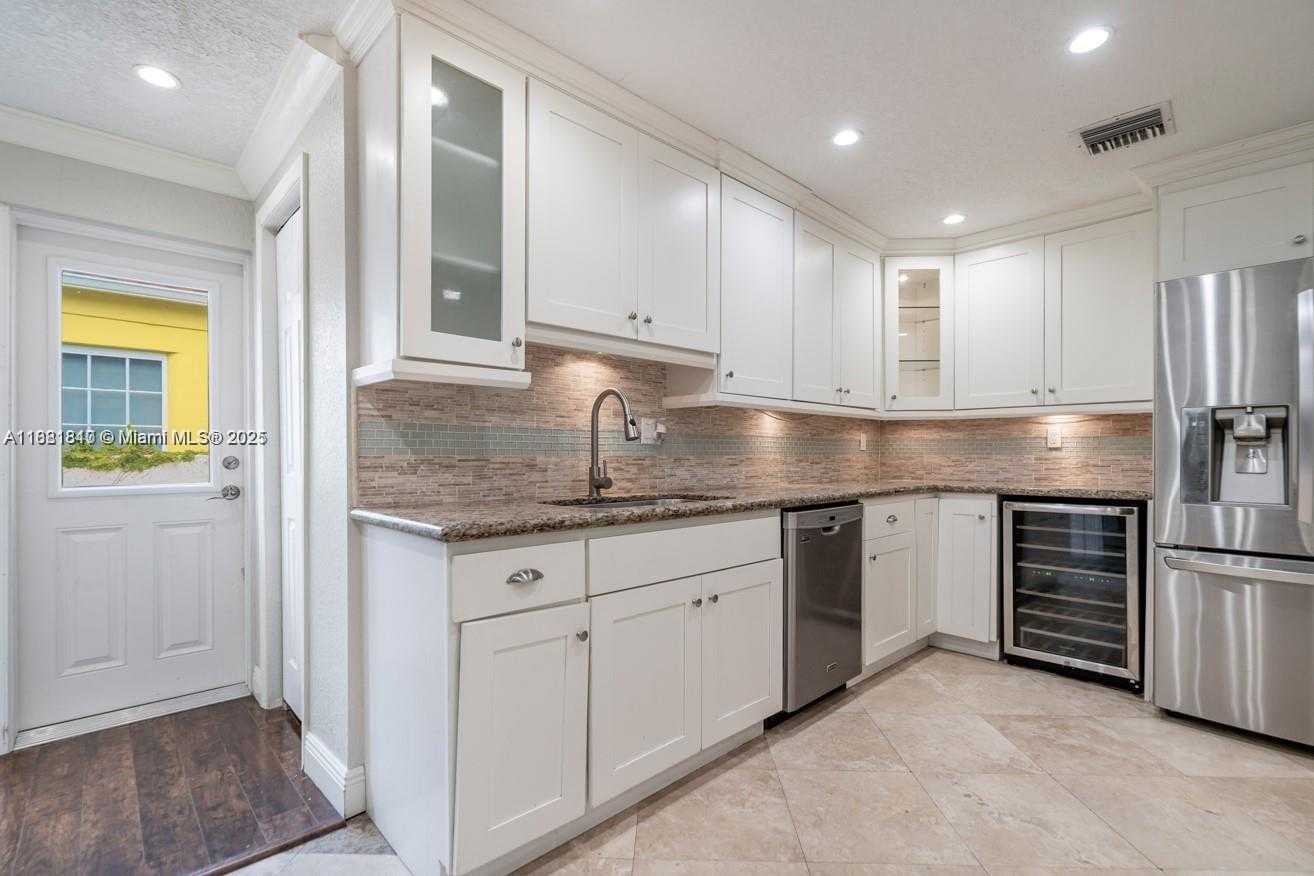 Small Image of 1365 SOUTH WEST 18TH ST, Miami Number 20