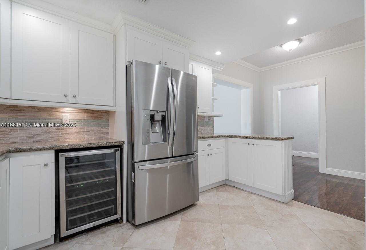 Small Image of 1365 SOUTH WEST 18TH ST, Miami Number 21