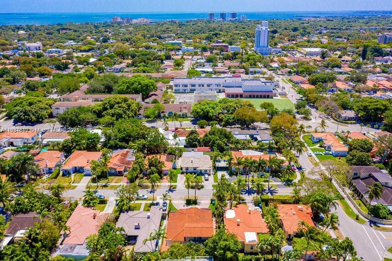 Small Image of 1365 SOUTH WEST 18TH ST, Miami Number 39