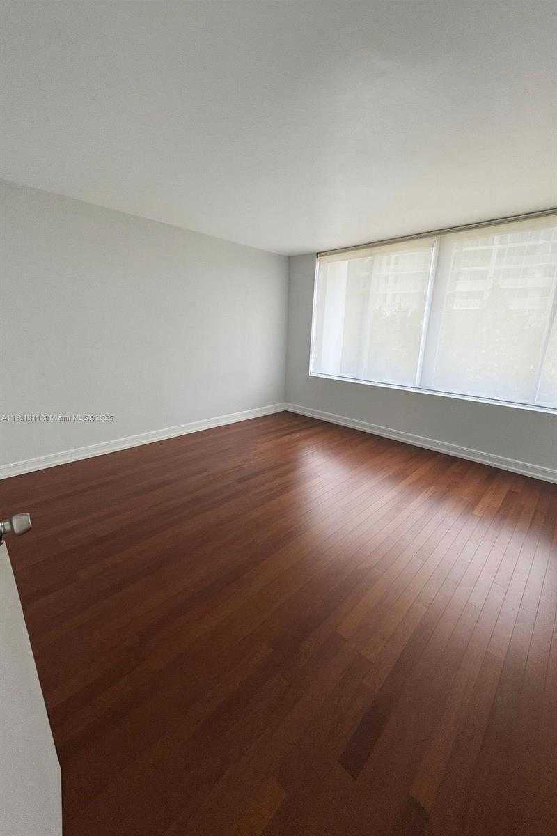 Small Image of 1000 WEST AVE #211, Miami Beach Number 5
