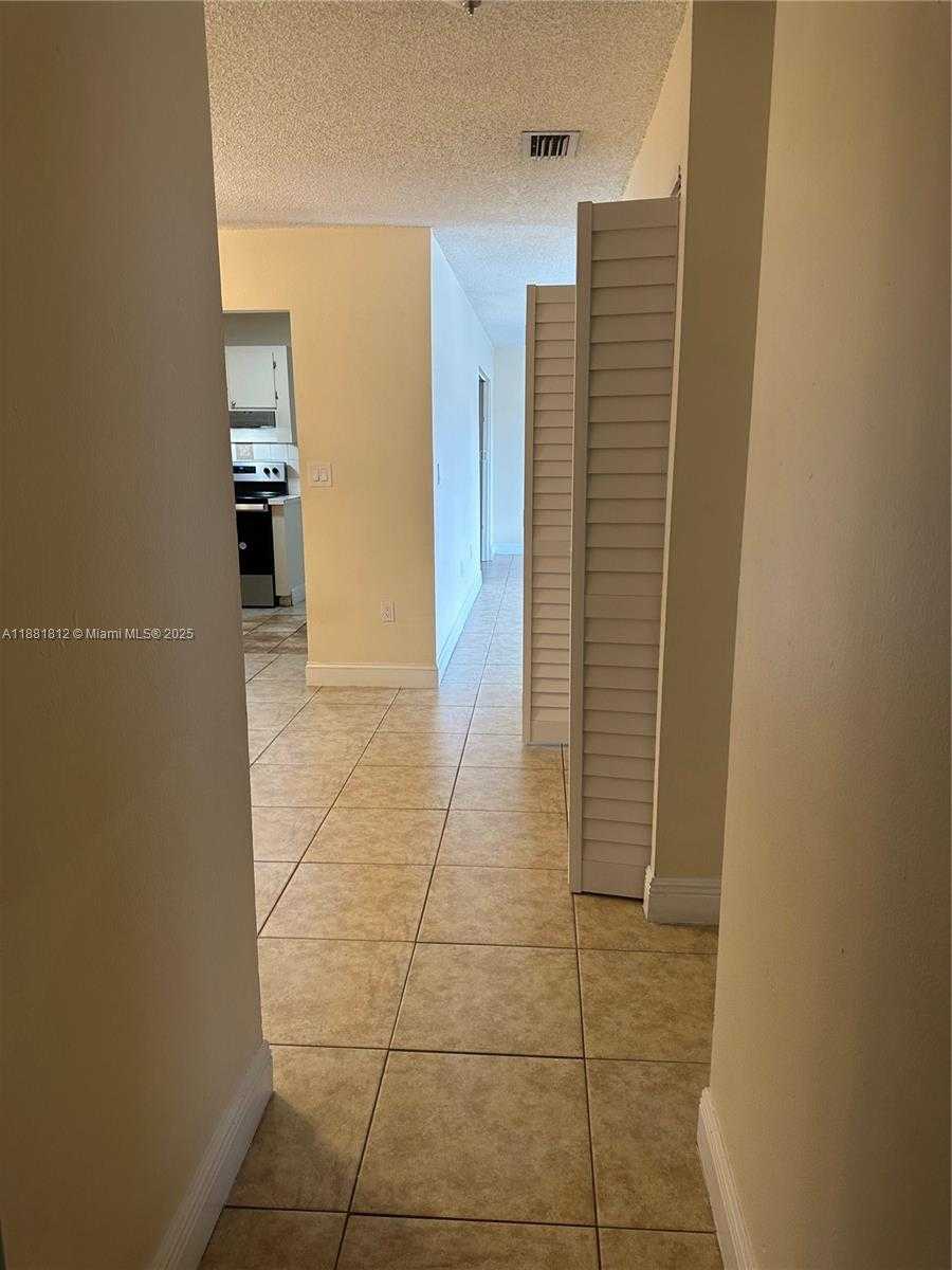 Small Image of 535 WEST 79TH PL, Hialeah Number 10