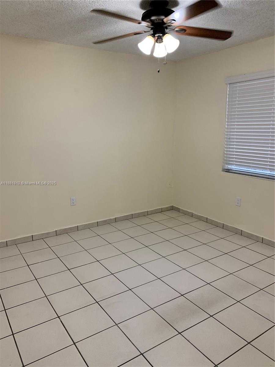 Small Image of 535 WEST 79TH PL, Hialeah Number 14