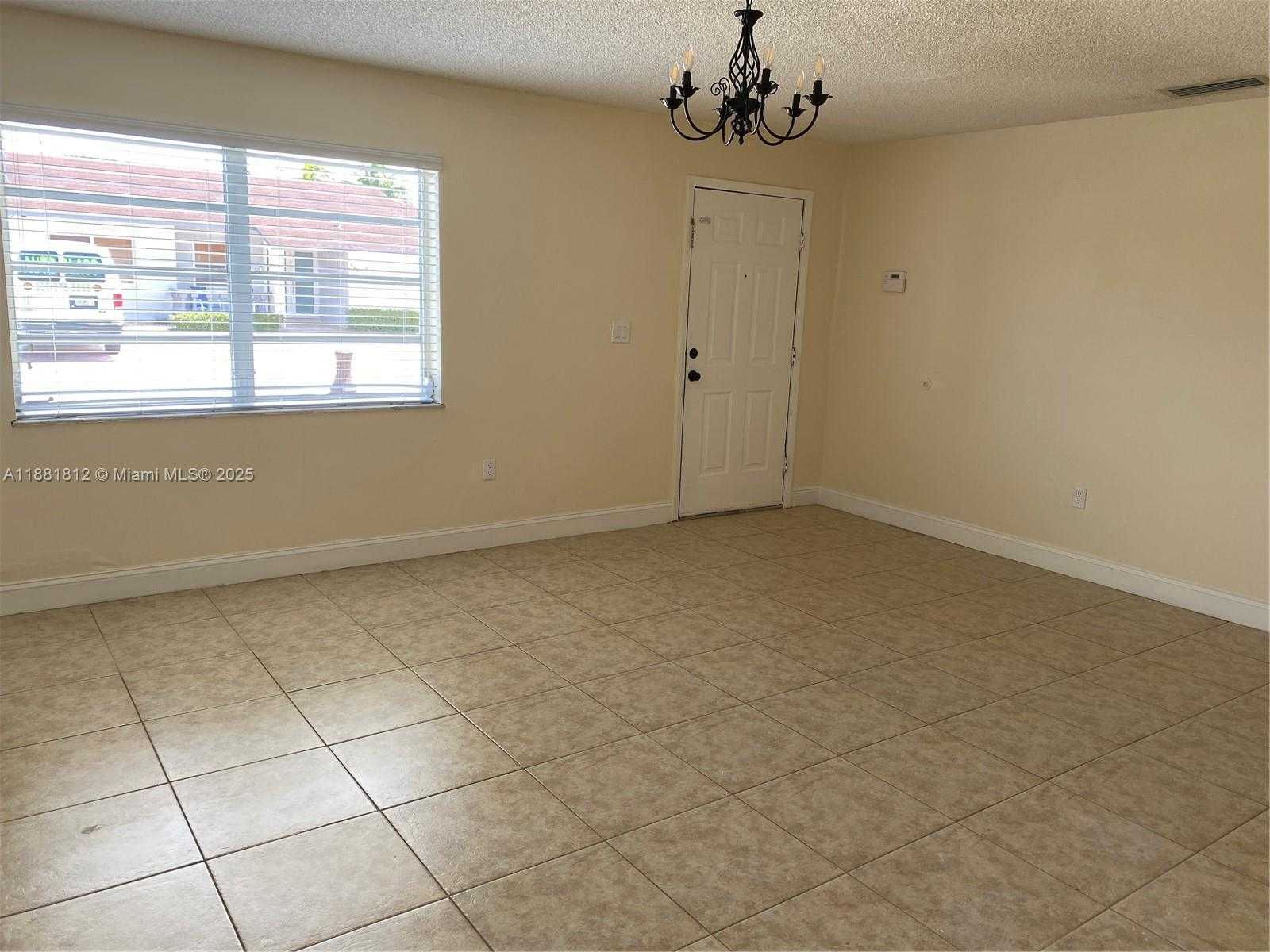 Small Image of 535 WEST 79TH PL, Hialeah Number 2