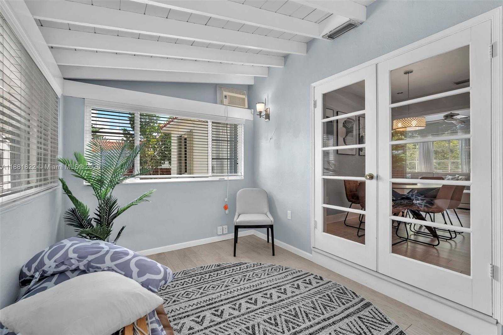 Small Image of 3671 SOUTH WEST 19TH ST, Miami Number 10