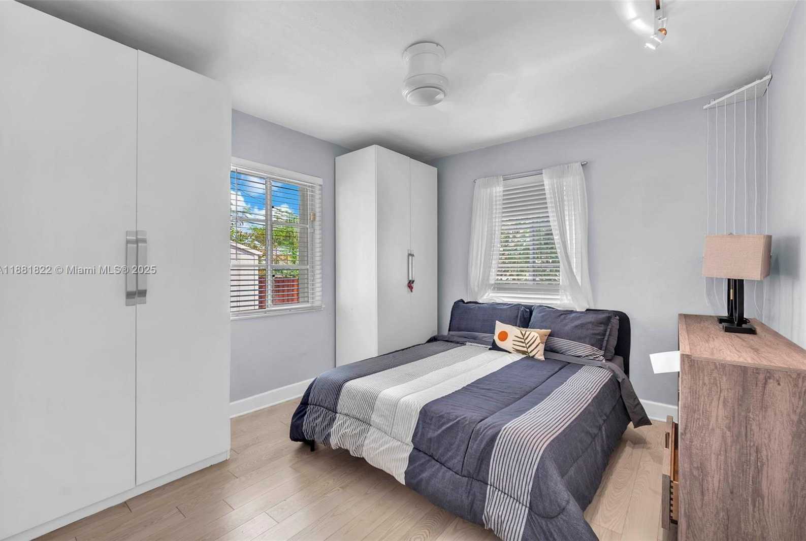 Small Image of 3671 SOUTH WEST 19TH ST, Miami Number 13