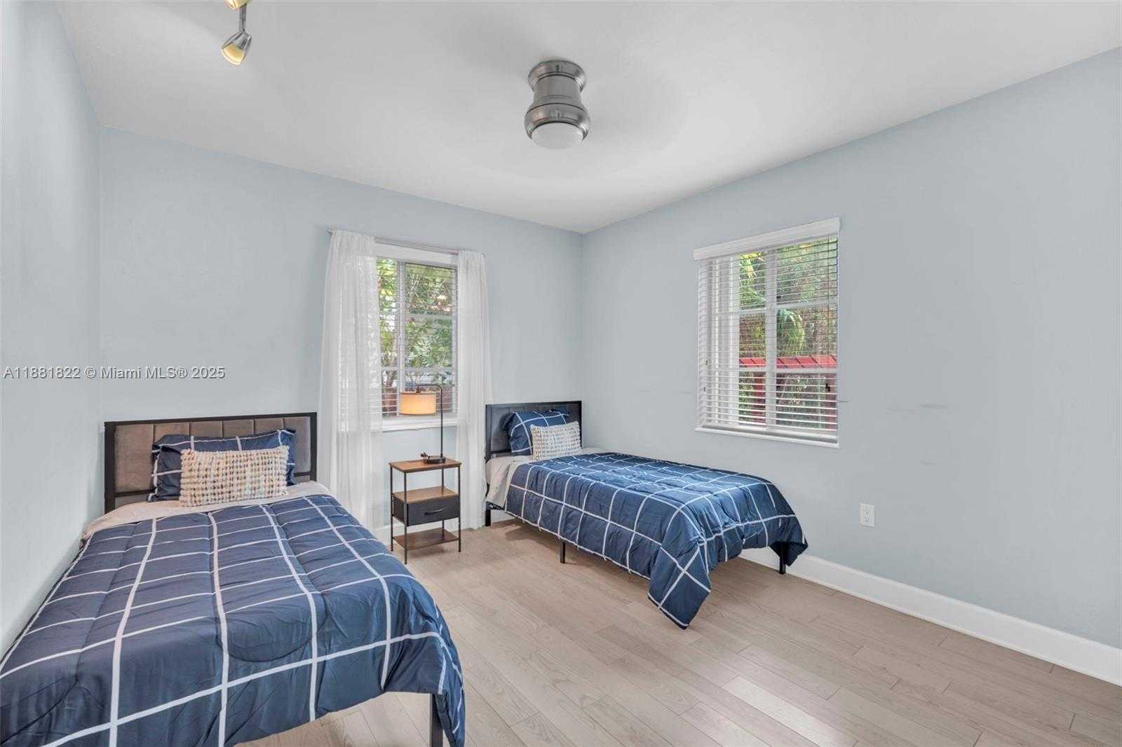 Small Image of 3671 SOUTH WEST 19TH ST, Miami Number 14