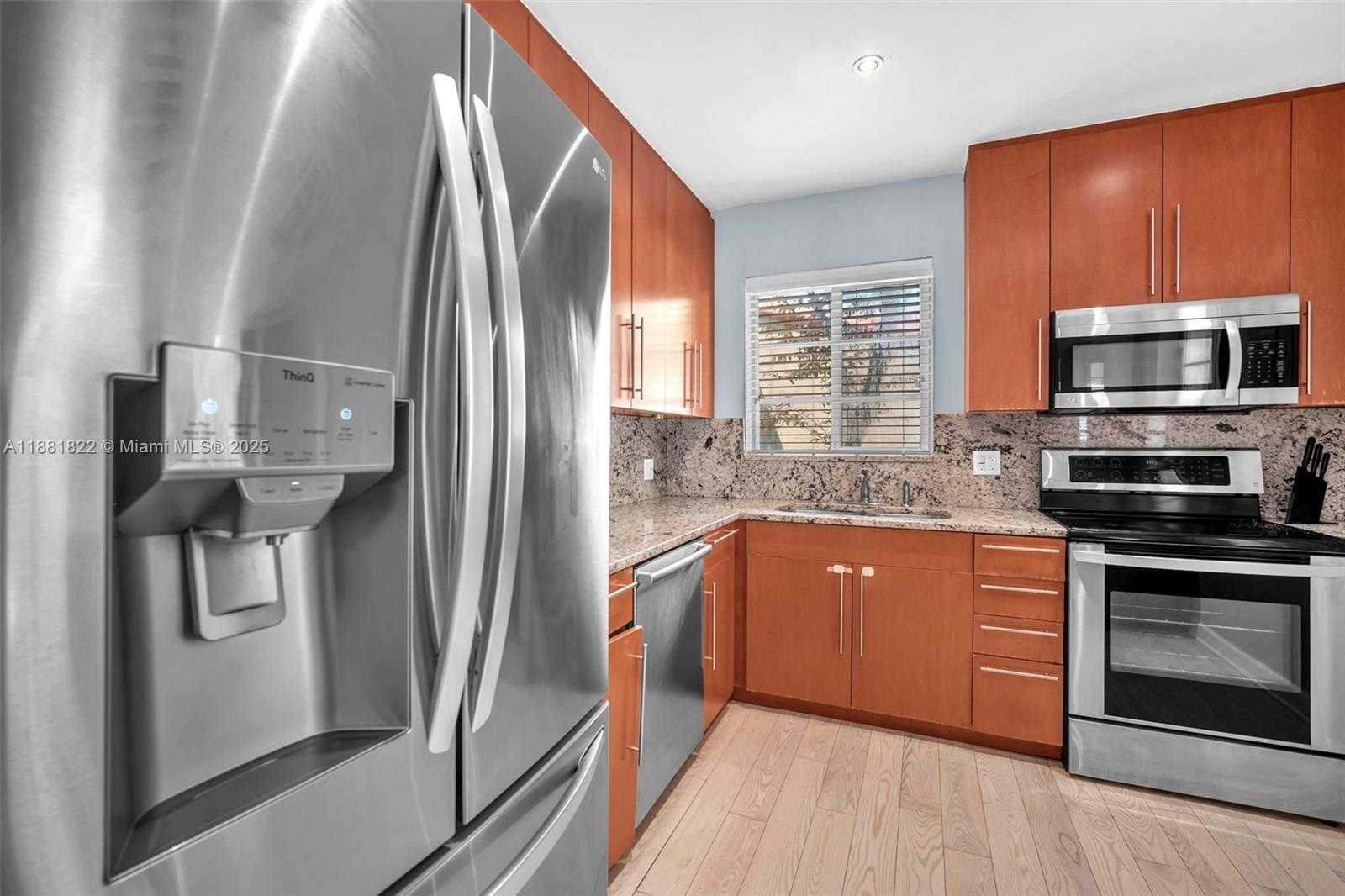 Small Image of 3671 SOUTH WEST 19TH ST, Miami Number 8
