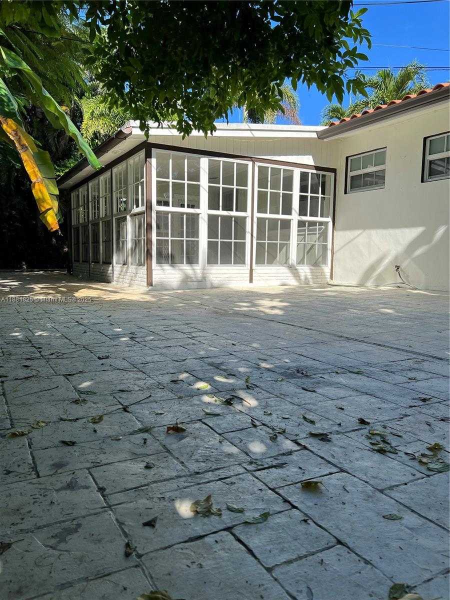 Small Image of 500 NORTH EAST 27TH DR, Wilton Manors Number 11