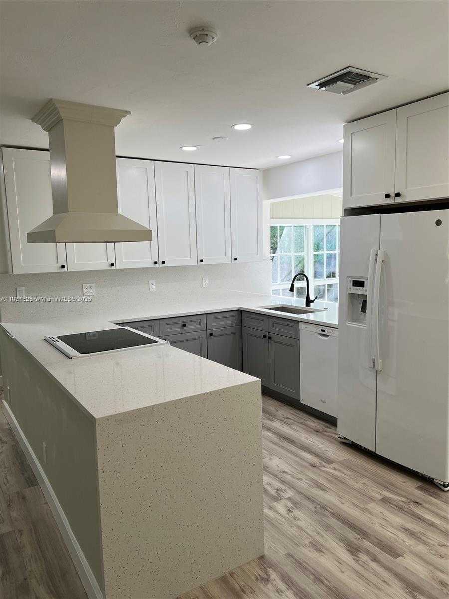 Small Image of 500 NORTH EAST 27TH DR, Wilton Manors Number 14