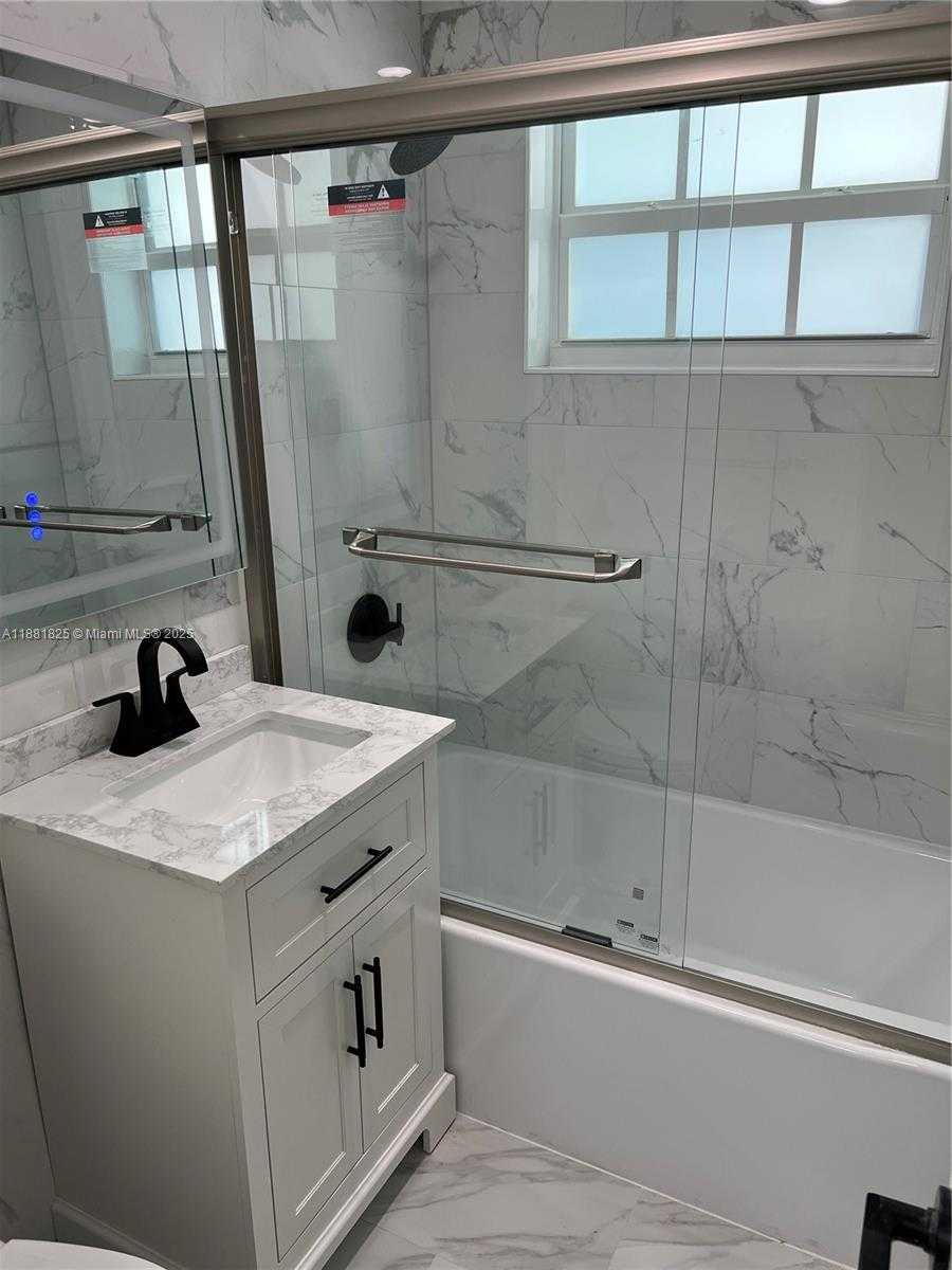 Small Image of 500 NORTH EAST 27TH DR, Wilton Manors Number 22