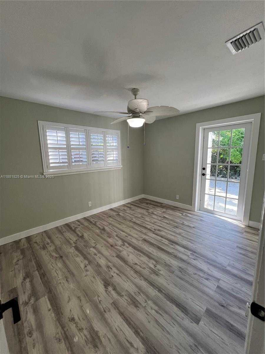 Small Image of 500 NORTH EAST 27TH DR, Wilton Manors Number 27
