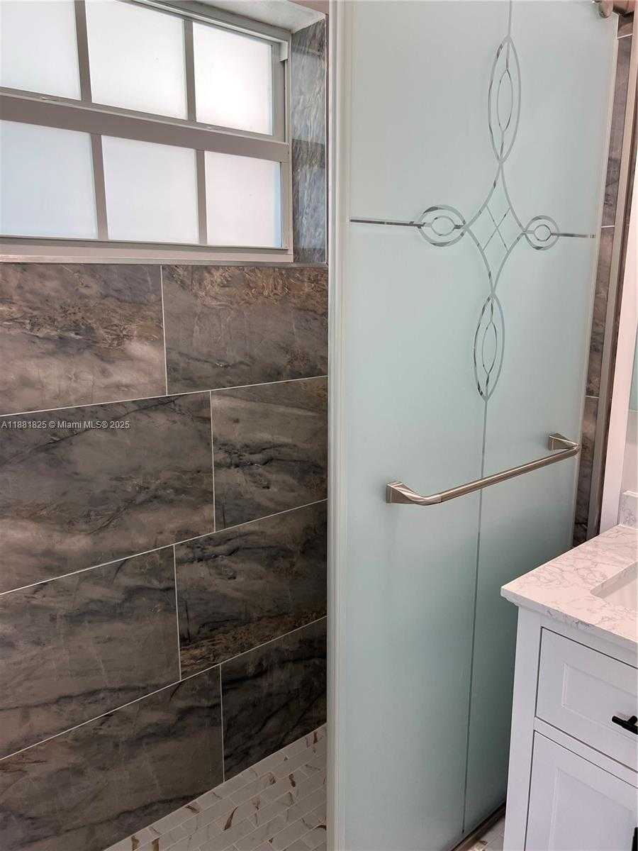 Small Image of 500 NORTH EAST 27TH DR, Wilton Manors Number 28