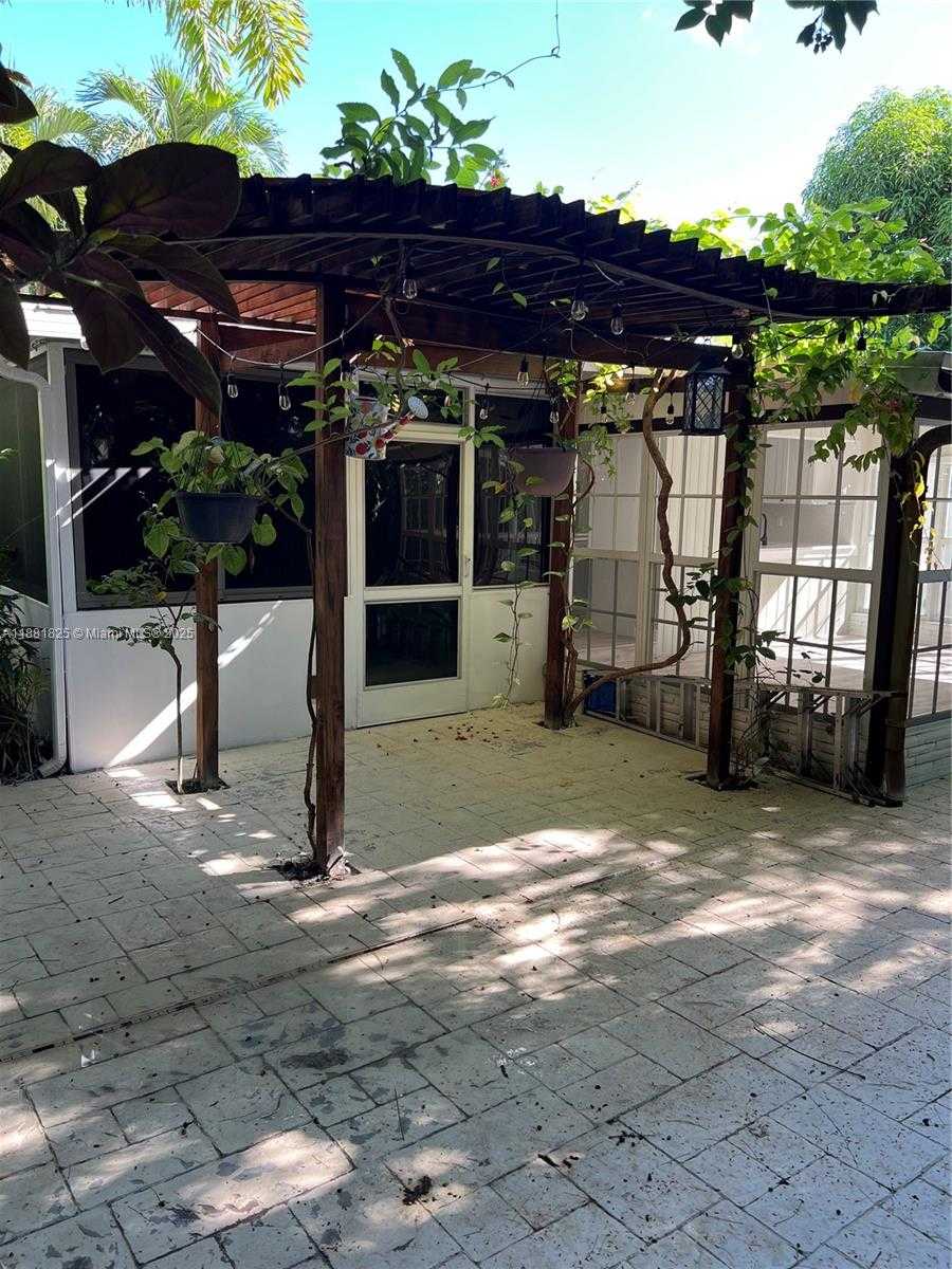 Small Image of 500 NORTH EAST 27TH DR, Wilton Manors Number 7