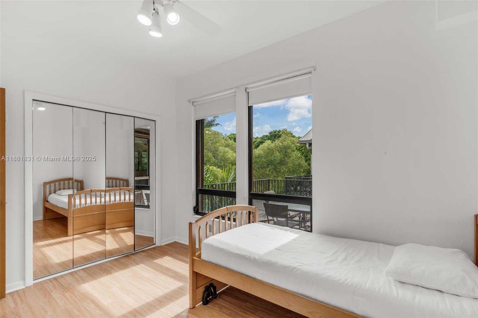 Small Image of 19255 SOUTH WEST 260TH ST, Homestead Number 24