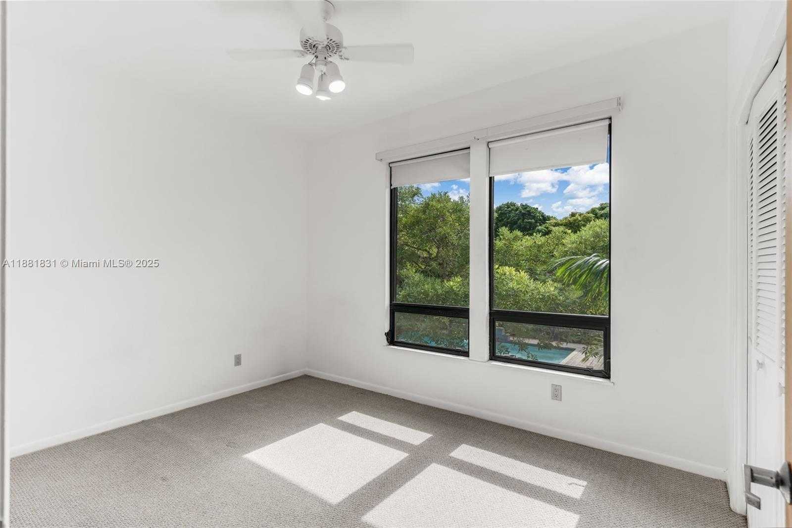 Small Image of 19255 SOUTH WEST 260TH ST, Homestead Number 25