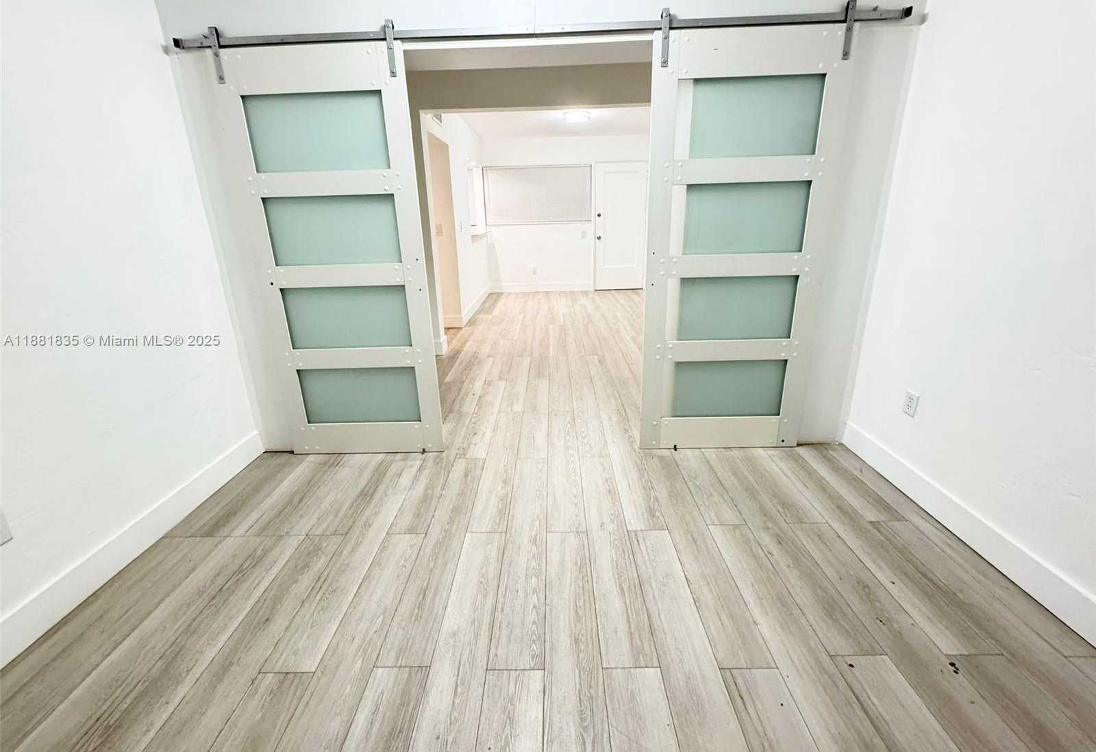 Small Image of 7435 BYRON AVE #2, Miami Beach Number 11