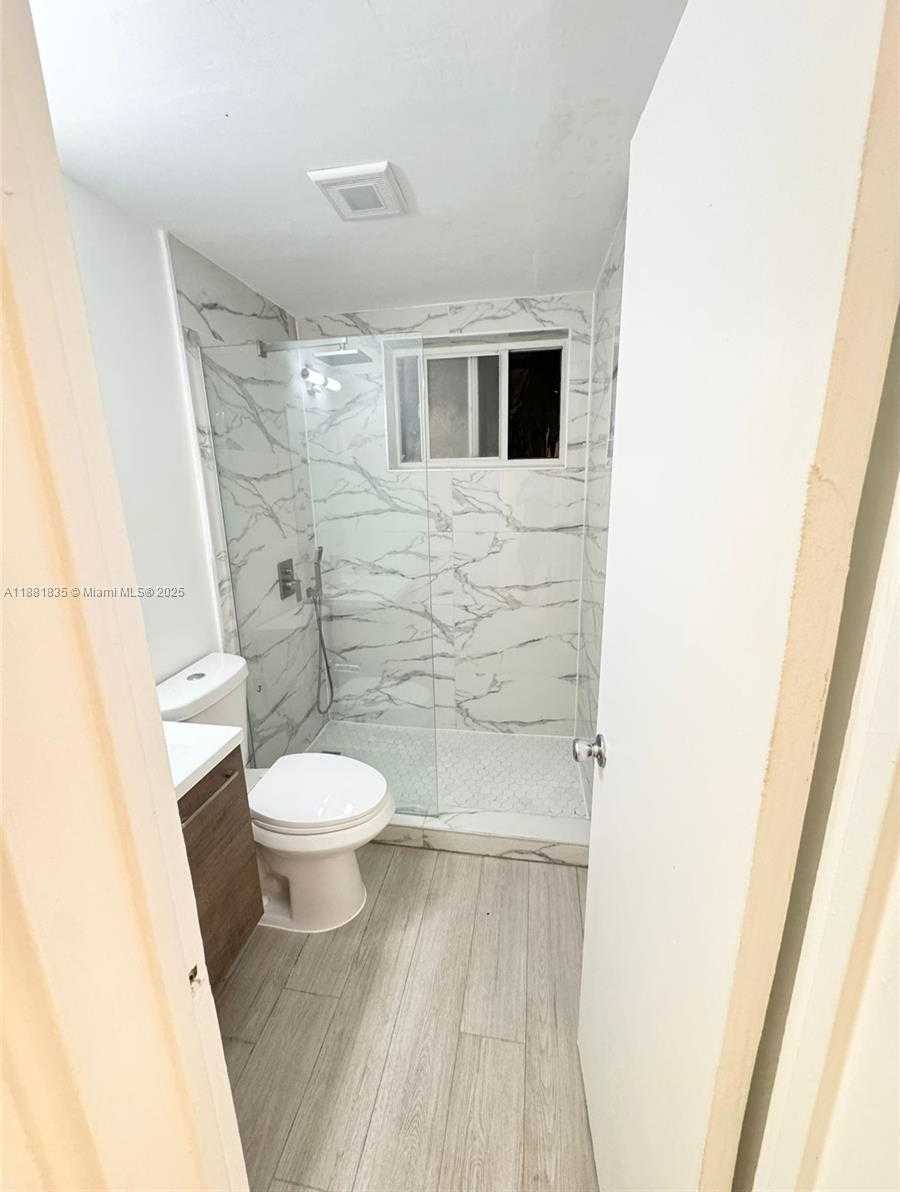 Small Image of 7435 BYRON AVE #2, Miami Beach Number 23