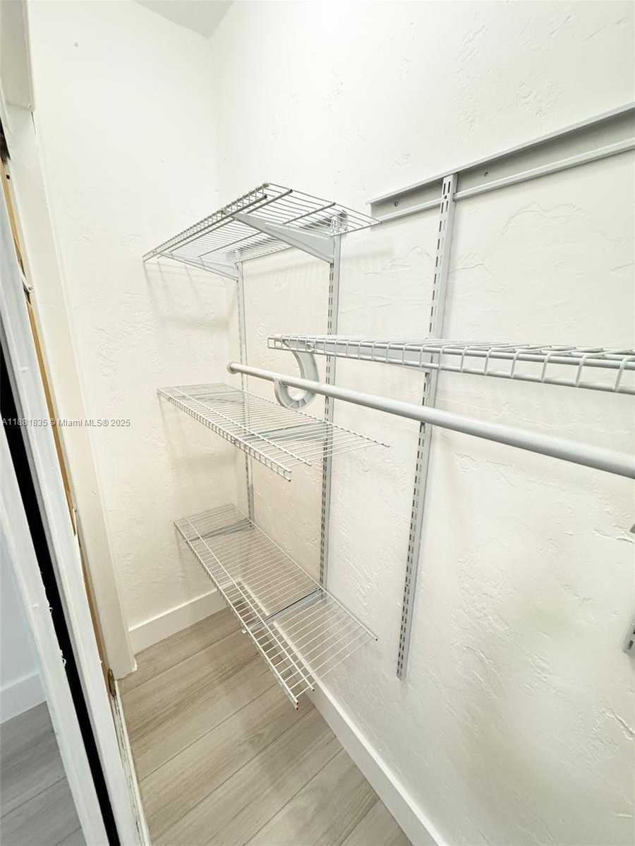 Small Image of 7435 BYRON AVE #2, Miami Beach Number 26