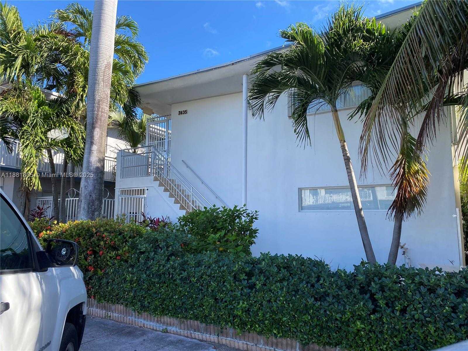 Small Image of 7435 BYRON AVE #2, Miami Beach Number 28