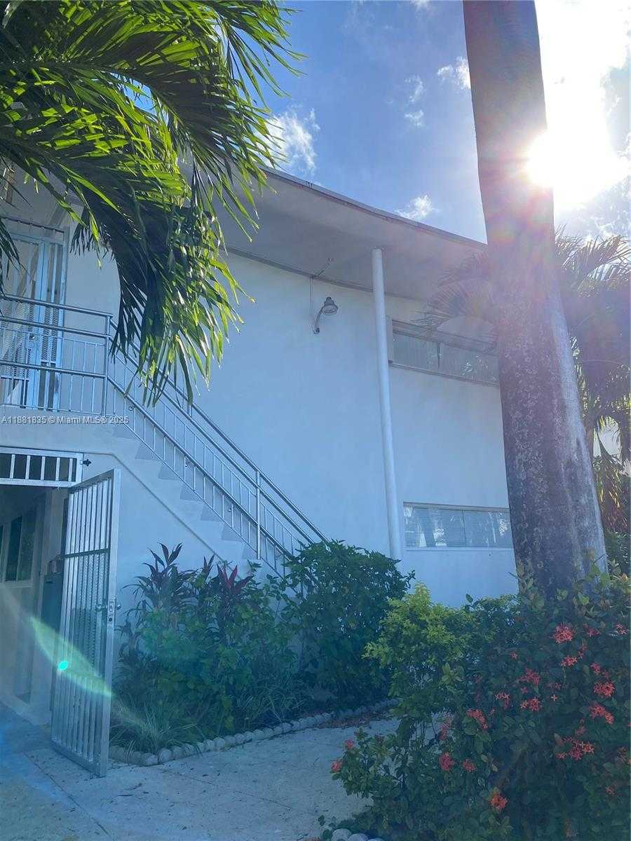Small Image of 7435 BYRON AVE #2, Miami Beach Number 29