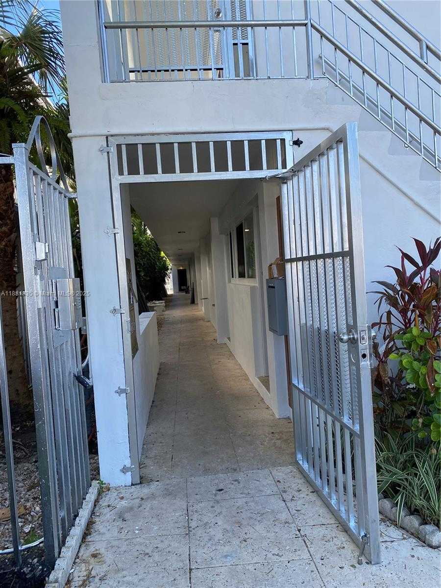 Small Image of 7435 BYRON AVE #2, Miami Beach Number 30