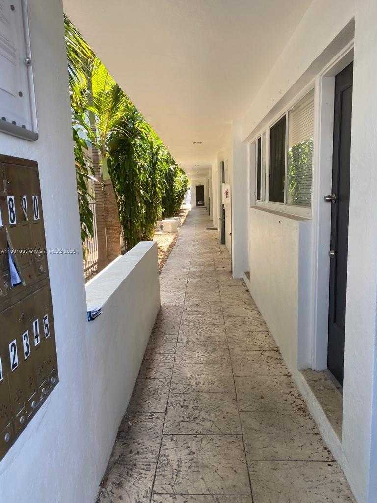 Small Image of 7435 BYRON AVE #2, Miami Beach Number 31
