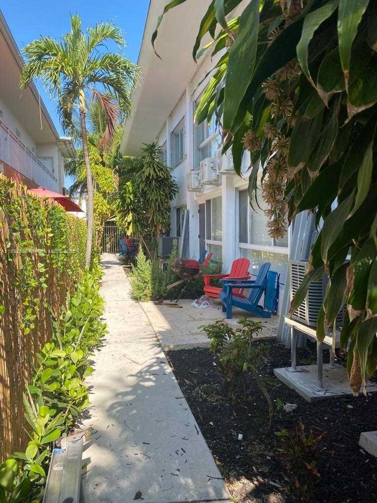 Small Image of 7435 BYRON AVE #2, Miami Beach Number 33
