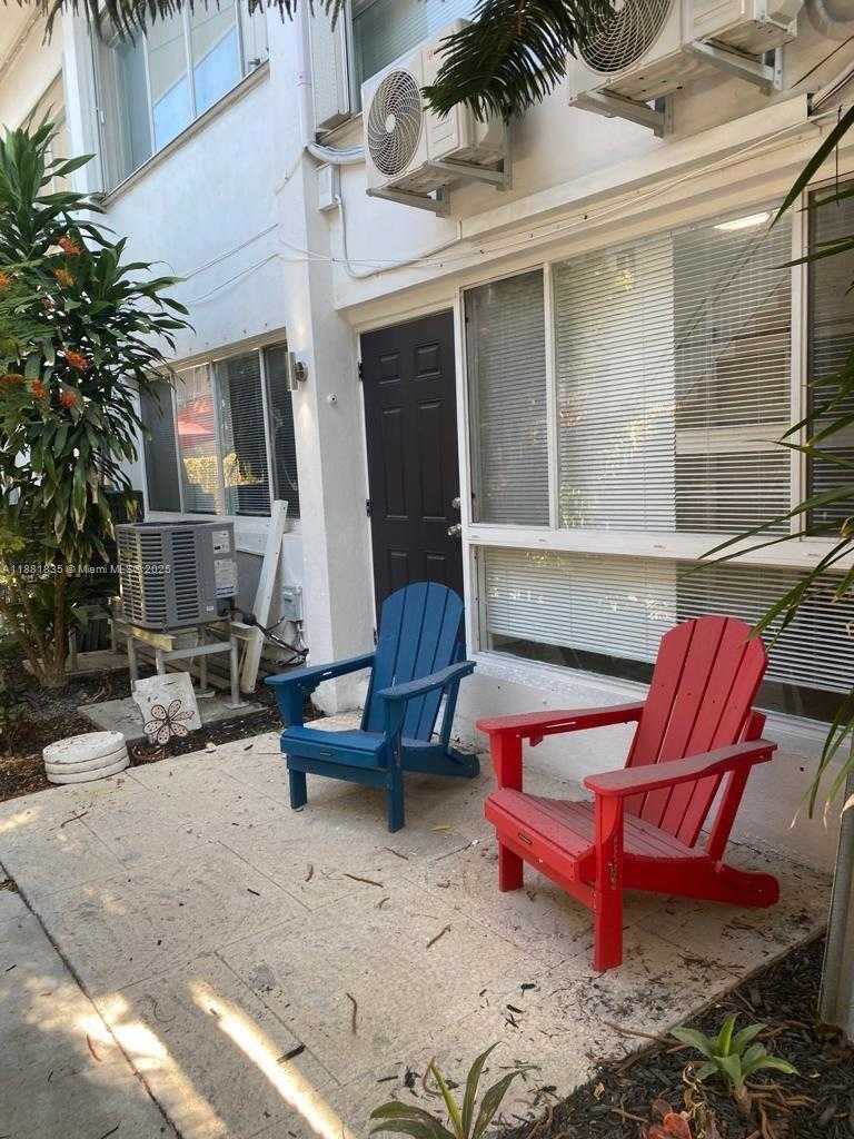 Small Image of 7435 BYRON AVE #2, Miami Beach Number 34